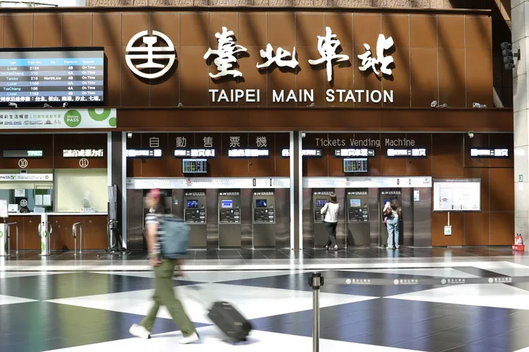 每天人流高達60萬人次的台北車站。彭欣偉攝