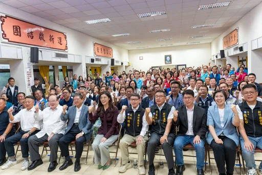 國民黨竹縣黨部主委交接　鄭麗文喊「大團結」：全力送徐欣瑩入縣府