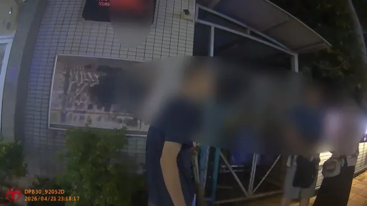 警方立即制止雙方暴力行為並帶回偵辦。翻攝畫面