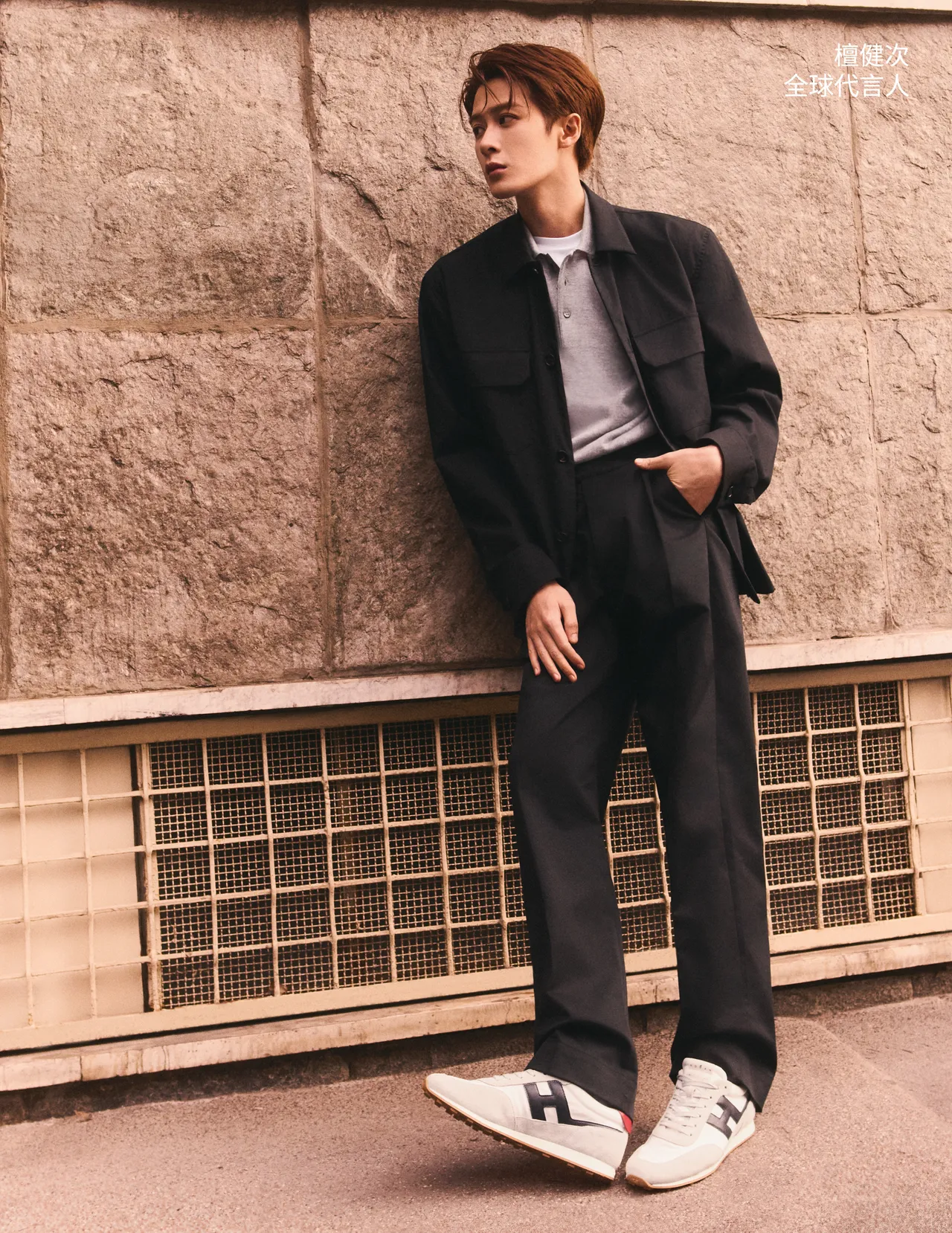 檀健次以層次感造型搭配Athletic系列。品牌提供