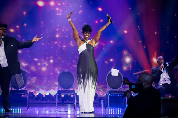 派特斯合唱團唯一的女性成員Davis Deneen。麗星郵輪提供