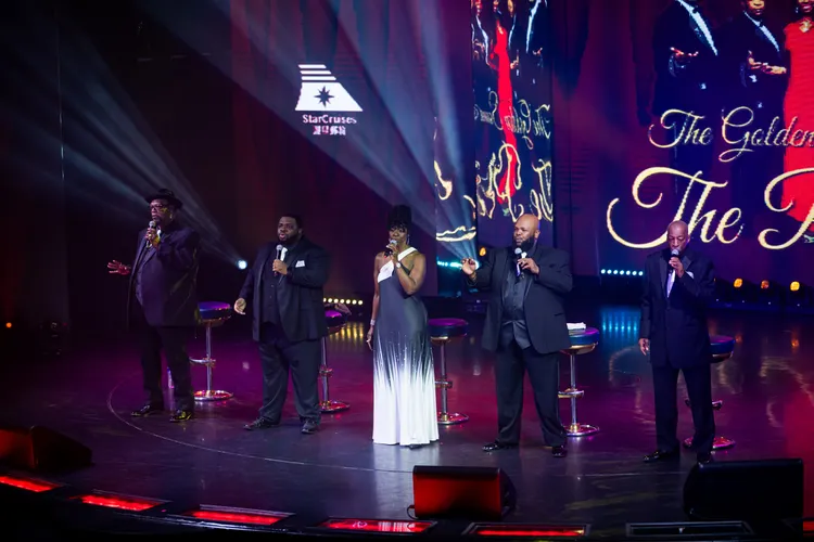 派特斯合唱團帶來多首歷久彌新的經典金曲。麗星郵輪提供