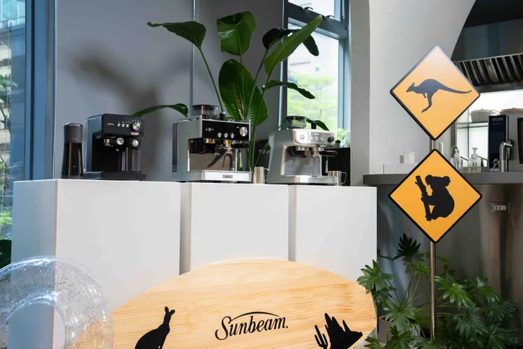 恆隆行代理的澳洲百年經典咖啡機品牌 Sunbeam 在台引進三款新機，涵蓋半自動義式、全。業者提供