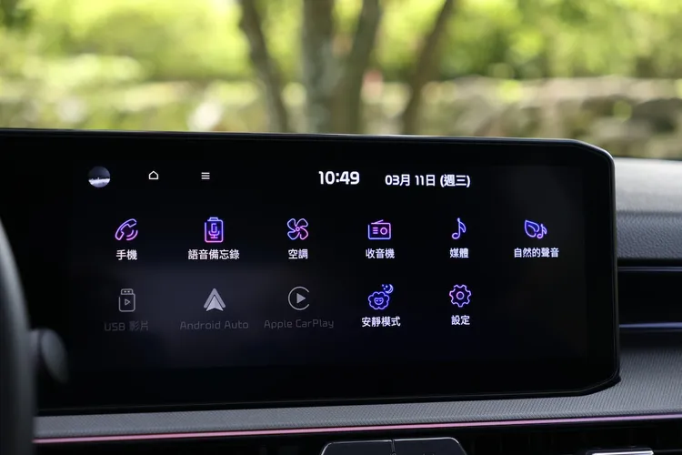 12.3吋中央資訊顯示螢幕在視覺呈現上具備更高質感與存在感，全新介面也導入更多功能選項，讓使用者能依需求進行細部調整，整體畫質與操作流暢度也有不俗水準。林浩昇攝