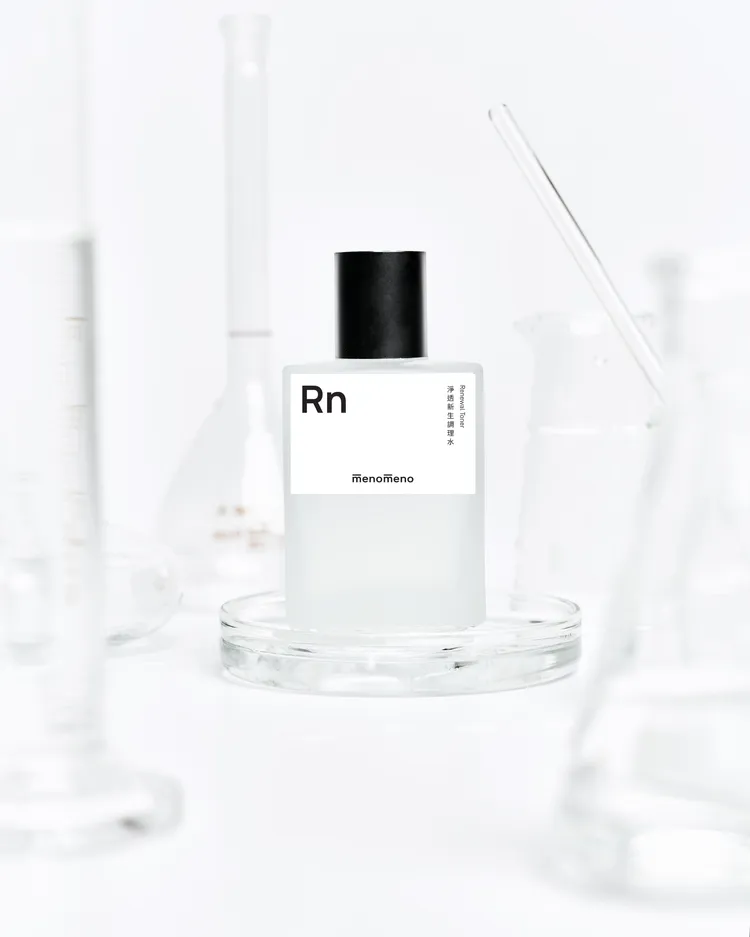 m̄enom̄eno Rn淨透新生調理水，100g／880元。品牌提供