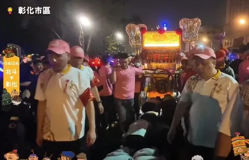 大甲媽祖遶境爆警民衝突　妙齡女控遭壓頭已驗傷　警打臉：先推員警將送辦