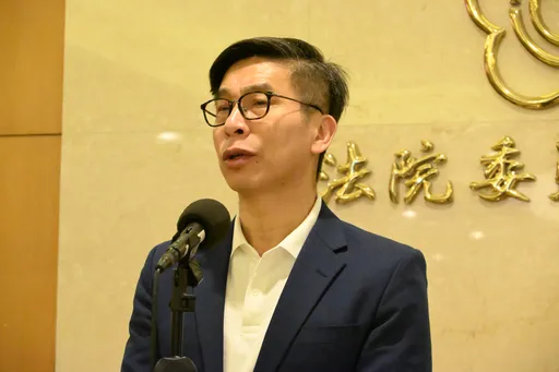 綠委鍾佳濱控台塑化預謀減產哄抬　業者發聲明駁斥