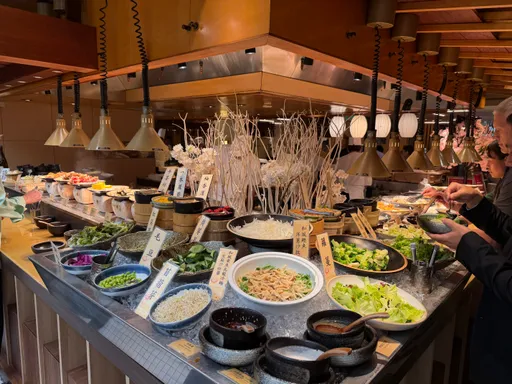 郭台銘結婚飯店「2招免費吃到飽」！一次吃遍各地日本料理