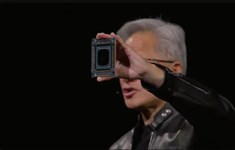 輝達首款共封裝光學（CPO）Spectrum-X交換器晶片。翻攝自輝達YT官網