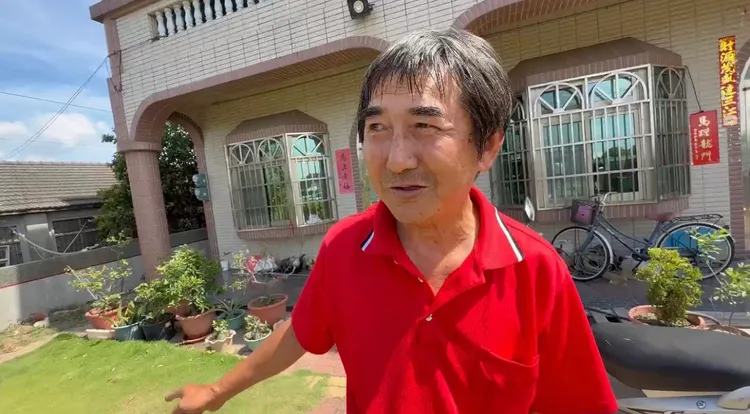 老伯看到找狗的訊息，今天一早在自家院子發現「美琪」。讀者提供