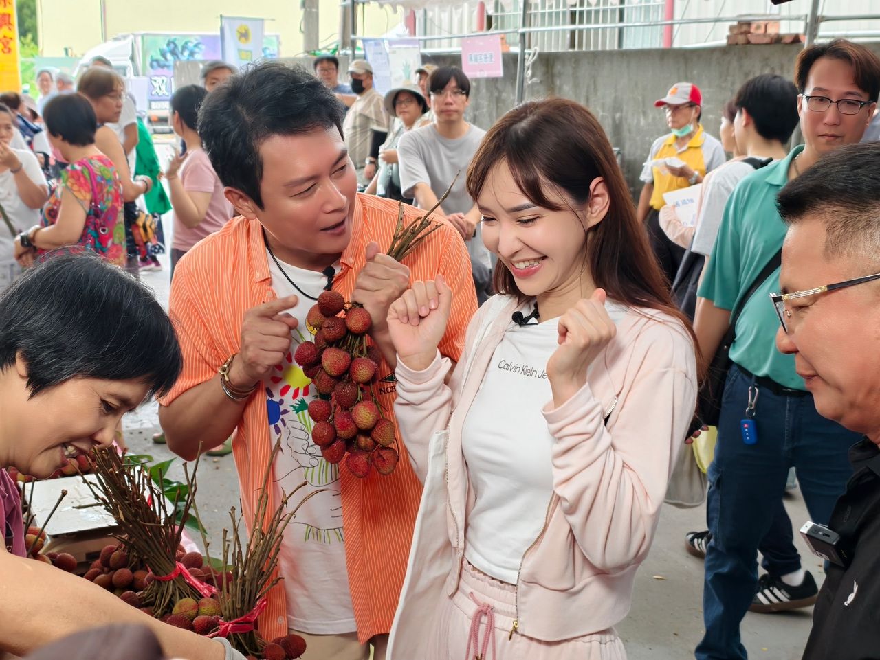 王燦才下高雄被甜到想戀愛了 徐千京「偷吃」錢包失手