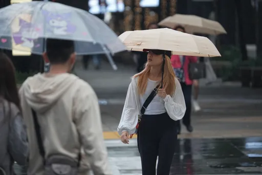 首波梅雨鋒面報到！全台連2天雨彈開炸　北台灣下探18°C
