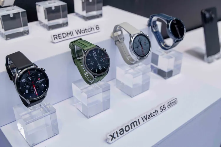 Xiaomi Watch S5 46mm定位旗艦智慧手錶，搭載1.48吋AMOLED螢幕，並首度支援NFC悠遊卡行動支付。小米提供