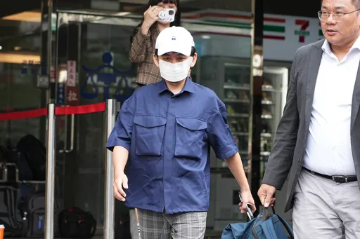 黃子佼出庭看車禍影片　堅稱沒碰撞女騎士機車「是她自己驚嚇摔倒」