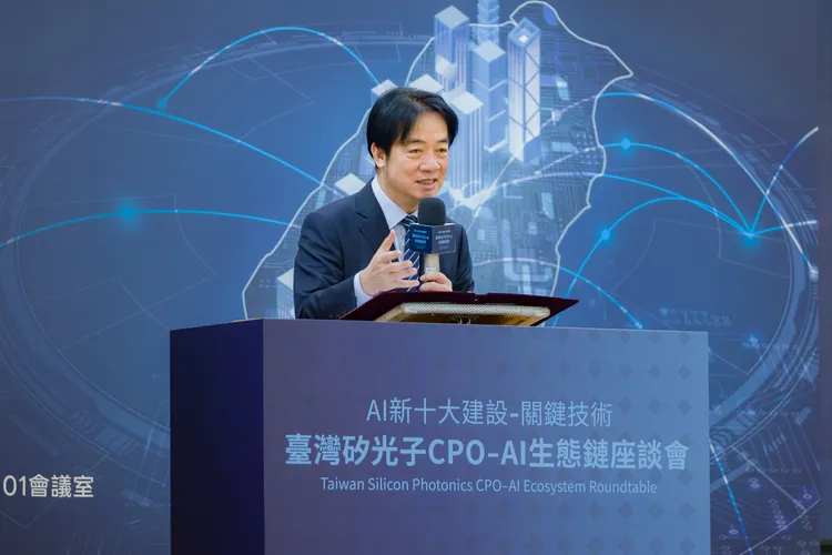 賴清德出席「臺灣矽光子CPO-AI生態鏈座談會」，宣示以國家戰略高度推動下一代AI運算關鍵技術布局。國科會提供