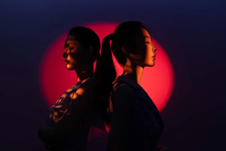 小米於台北信義威秀中庭打造「Xiaomi17T Series Leica Moment Studio」沉浸體驗館，透過光影人像場景展示Xiaomi17T系列的徠卡影像能力。小米提供