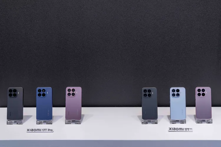 Xiaomi 17T系列在台亮相，採雙尺寸旗艦配置，Xiaomi 17T Pro與Xiaomi 17T皆提供黑色、藍色與紫色系選擇，主打徠卡5倍潛望式長焦鏡頭、大電量續航與護眼螢幕，鎖定中高階手機市場。小米提供