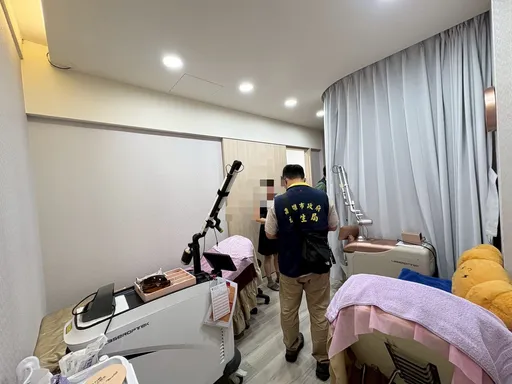不只醫美！高市府衛生局突擊檢查眼科診所   帶回監視主機交檢警調查