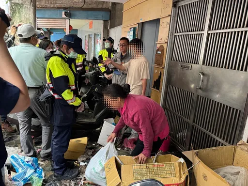 桃園南華街囤積屋強制排除　囤積自治條例上路！垃圾屋不再是法外之地
