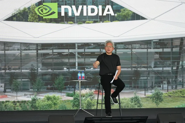 黃仁勳表示，這次員工大會提問全都來自輝達內部員工。彭欣偉攝