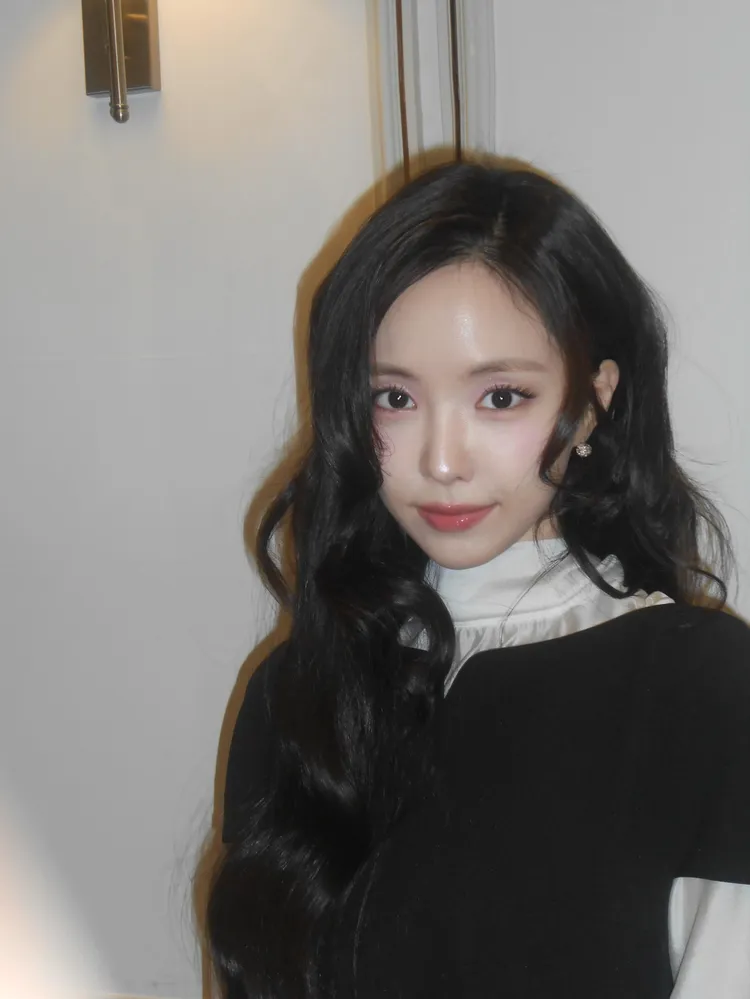 孫娜恩2022年退團專心演戲，後來與Apink沒有任何交集。翻攝孫娜恩IG