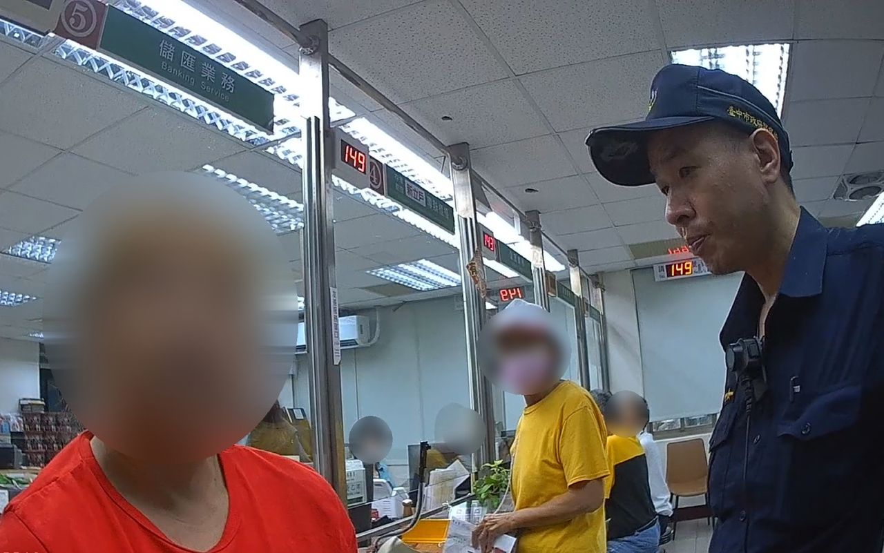 又是賣貨便...網購榴槤差點被詐!幸警及時攔阻保財