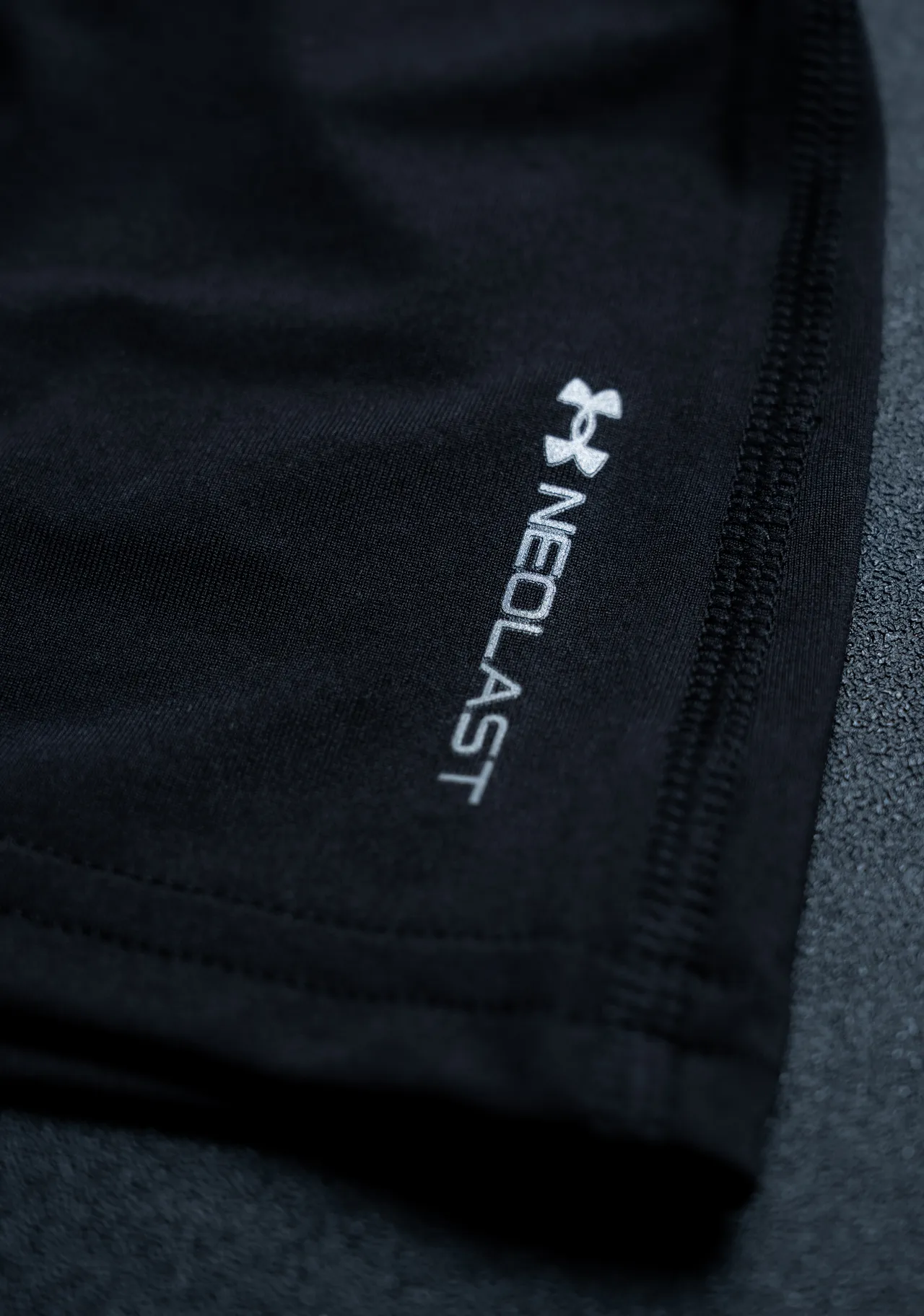 「HEATGEAR ELITE」系列全面採用升級的Neolast™科技材質。品牌提供