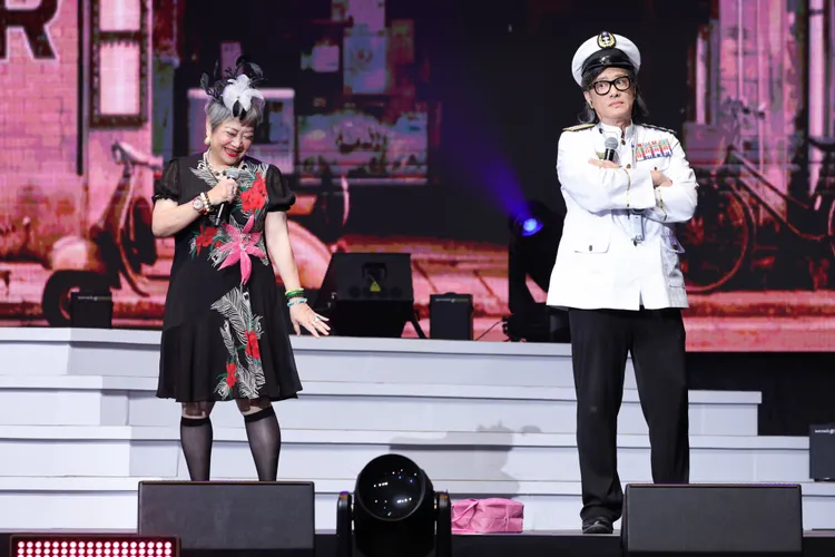「鳥來嬤」吳敏與施文彬上演劇中劇。高流提供