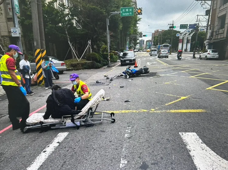 現場救護。中壢警分局提供