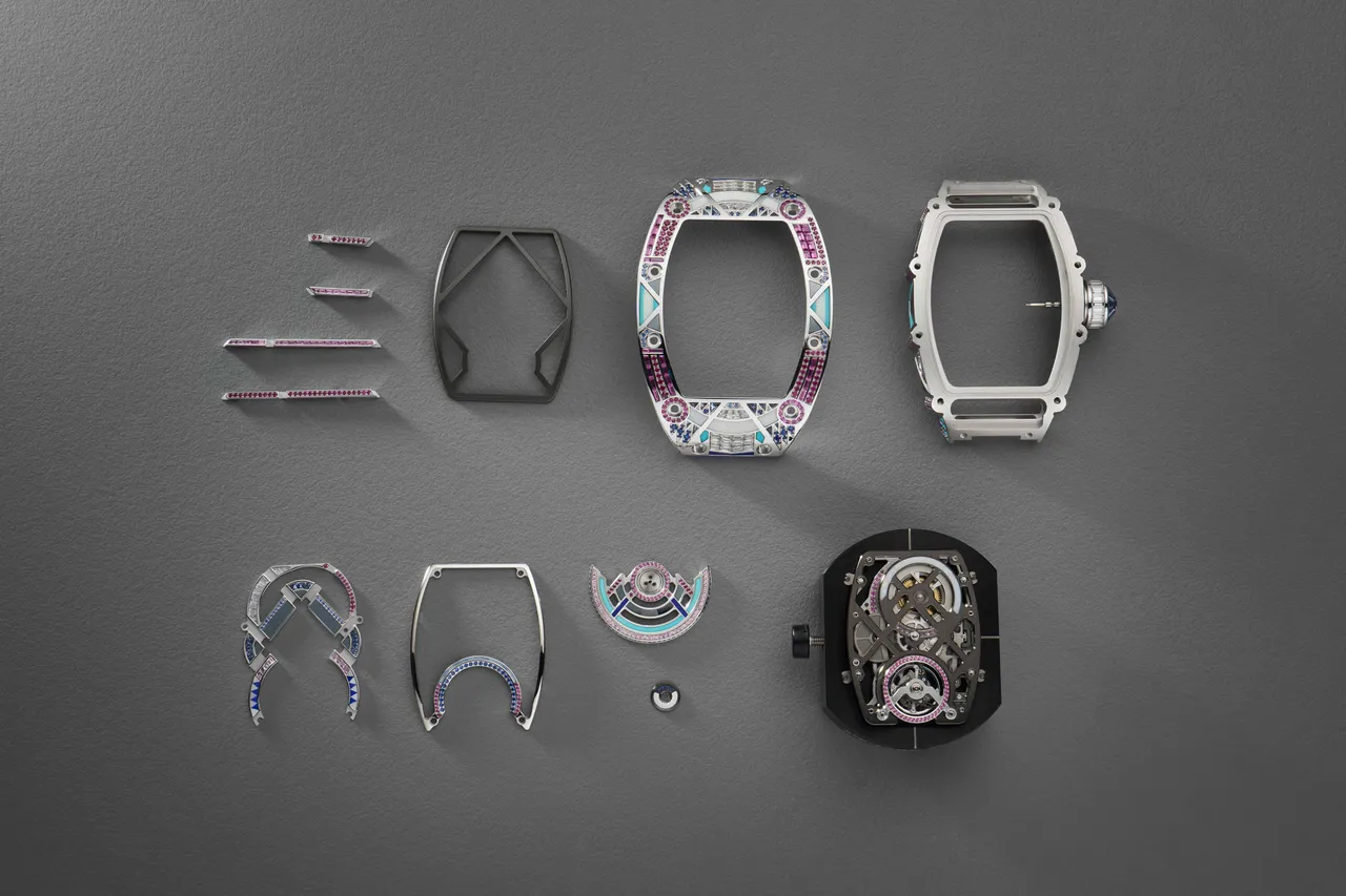 Richard Mille RM HJ-02 自製機芯自動上鍊陀飛輪腕錶組裝圖。品牌提供
