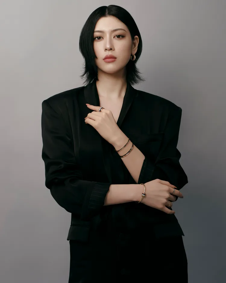 日本女星三吉彩花成為Boucheron品牌摯友。品牌提供