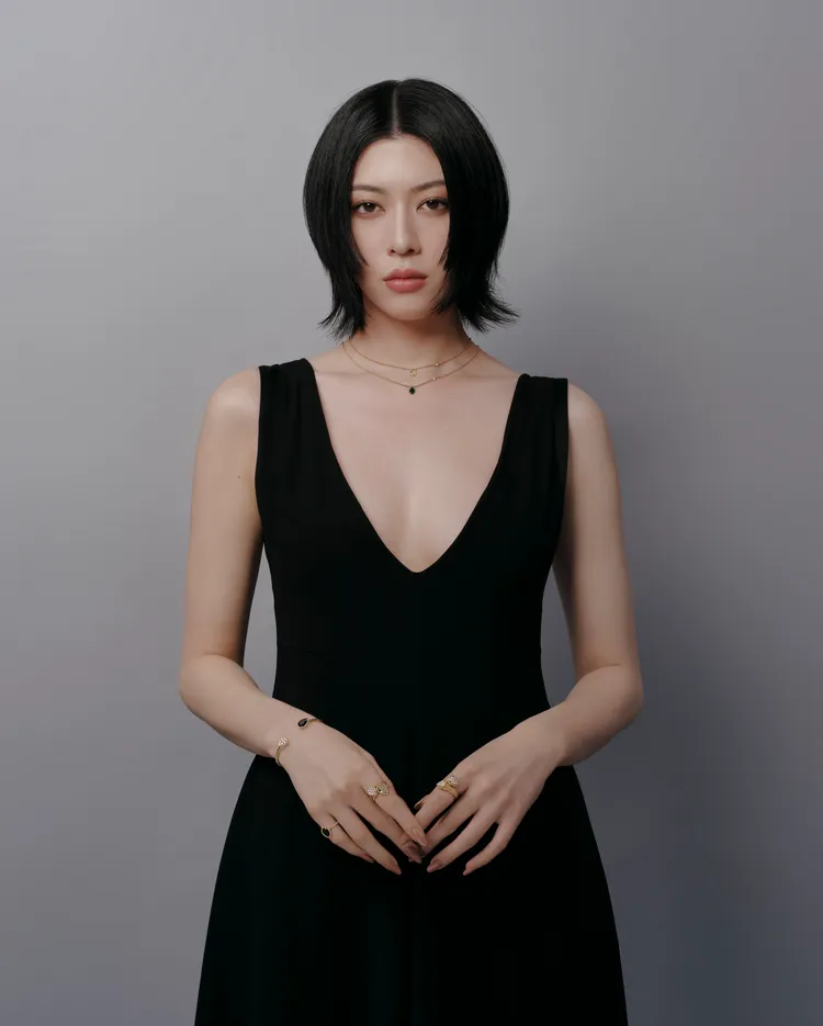 日本女星三吉彩花成為Boucheron品牌摯友。品牌提供