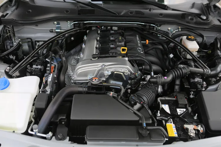 2.0升SKYACTIV-G自然進氣引擎維持184hp輸出，線性輸出與高轉速優異延伸性的性格，依舊展現迷人魅力。林浩昇攝