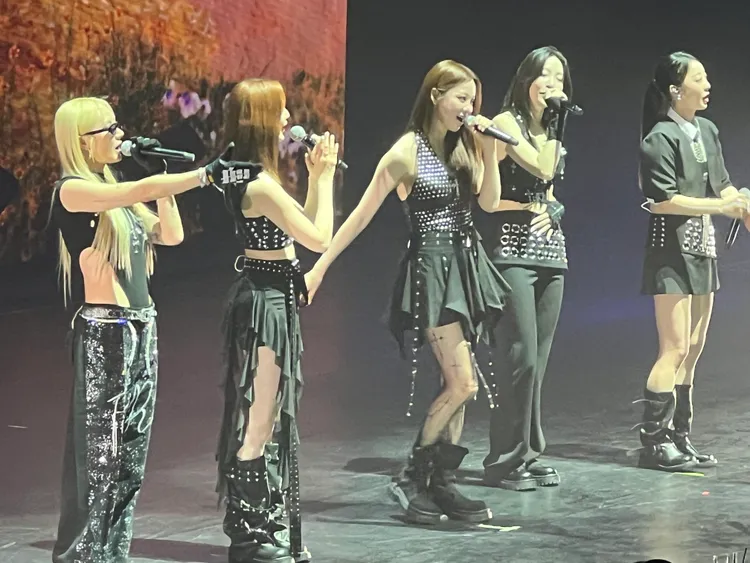 ELLY（左起）、正花、隊長率智、哈妮、慧潾睽違8年來台開唱。讀者提供