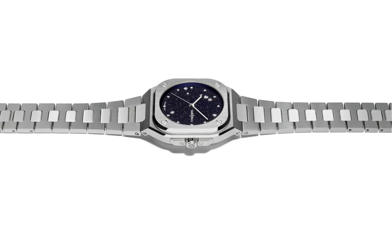 Bell & Ross BR-05 36mm Blue Diamond Eagle，36mm，緞面打磨及拋光不鏽鋼錶殼，藍色砂金石星空盤，緞面打磨及拋光不鏽鋼錶帶，BR-CAL. 329自動機械機芯，動力儲存54小時，防水深度100米，全球限量250只，15萬9000元。品牌提供