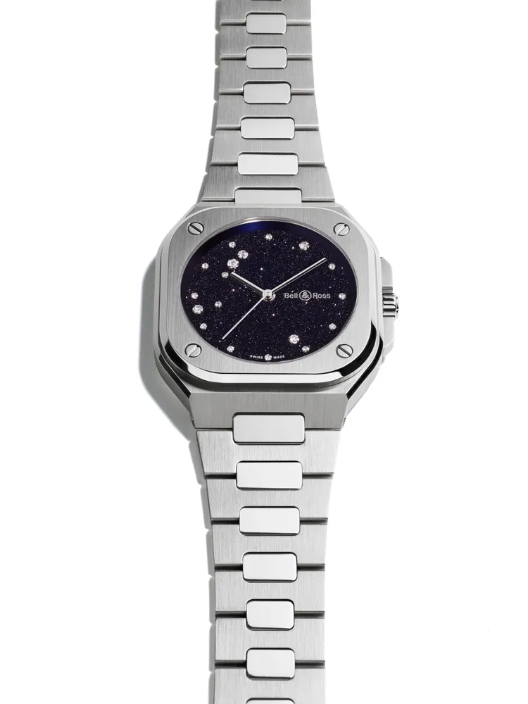 Bell & Ross BR-05 36mm Blue Diamond Eagle，36mm，緞面打磨及拋光不鏽鋼錶殼，藍色砂金石星空盤，緞面打磨及拋光不鏽鋼錶帶，BR-CAL. 329自動機械機芯，動力儲存54小時，防水深度100米，全球限量250只，15萬9000元。品牌提供