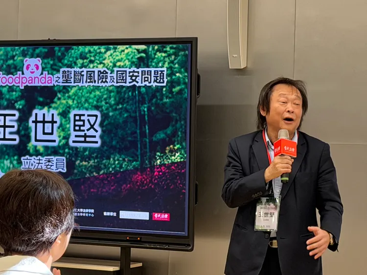立委王世堅憂併購案恐讓台灣外送市場形成「假競爭、真壟斷」。莊偉祺攝