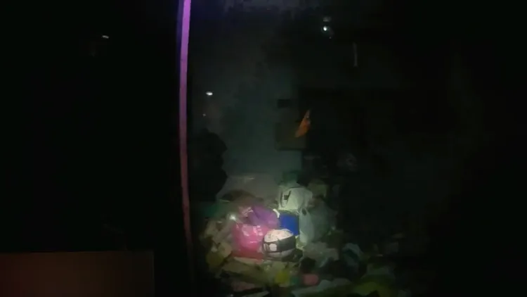 警方進入屋內發現內部凌亂，最後在房間床上發現劉婦。民眾提供
