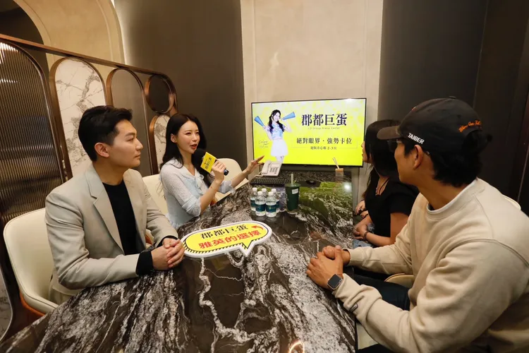 「郡都巨蛋」累計成交88戶，單價落在58.6-72.8萬元，社區均價落在65.2萬元，為全市唯一一場均價坐穩6字頭甚至邁向65萬元個案。葉家銘攝