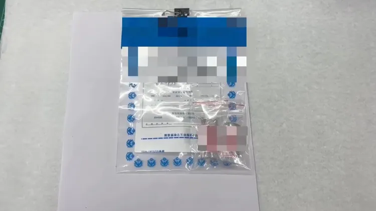 警方在蔡男身上尋獲喪屍煙彈毒品。翻攝照片