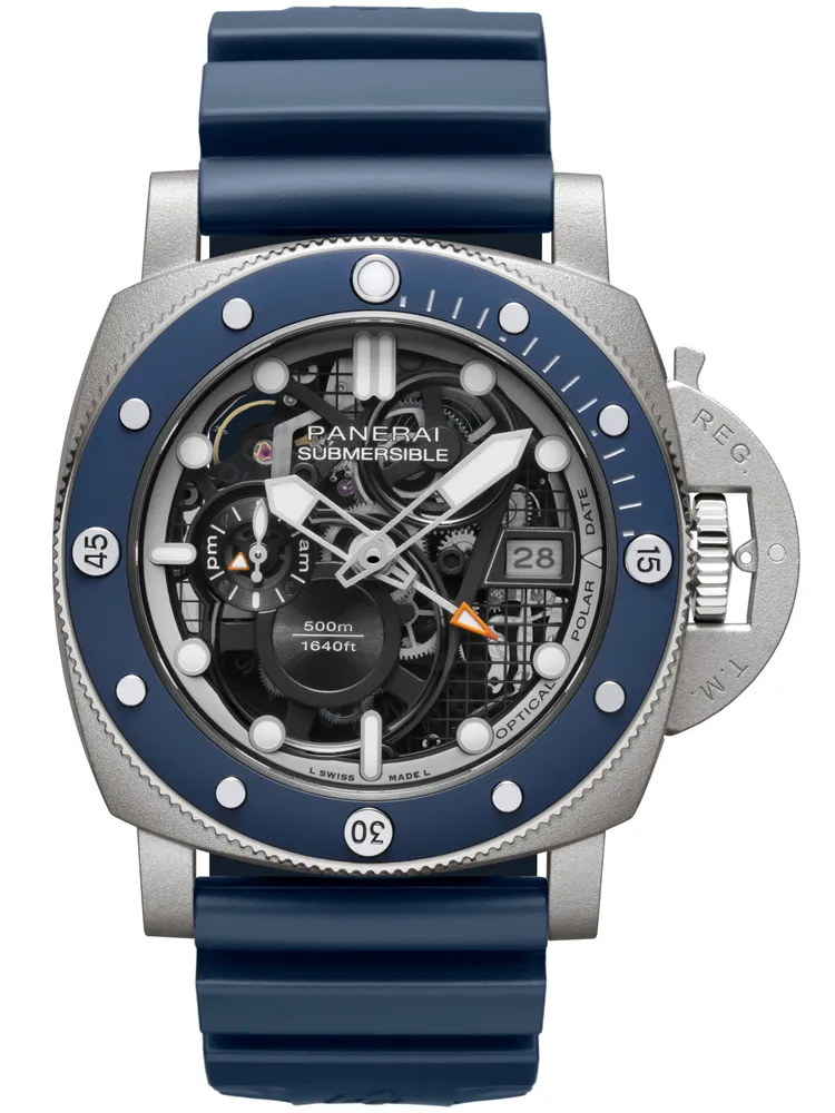沛納海Submersible GMT 兩地時間腕錶 PAM01495，47mm，5級鈦金屬DMLS噴砂錶殼，鏤空結構錶盤，藍色橡膠錶帶，P.4001/S自動上鍊機械機芯，動力儲存72小時，防水深度約500米，151萬3000元。品牌提供
