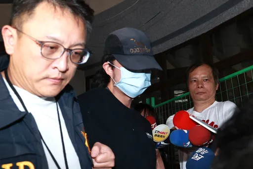 孫安佐公然試射「重裝噴火槍」惹議　檢方依5罪聲押禁見下午開庭