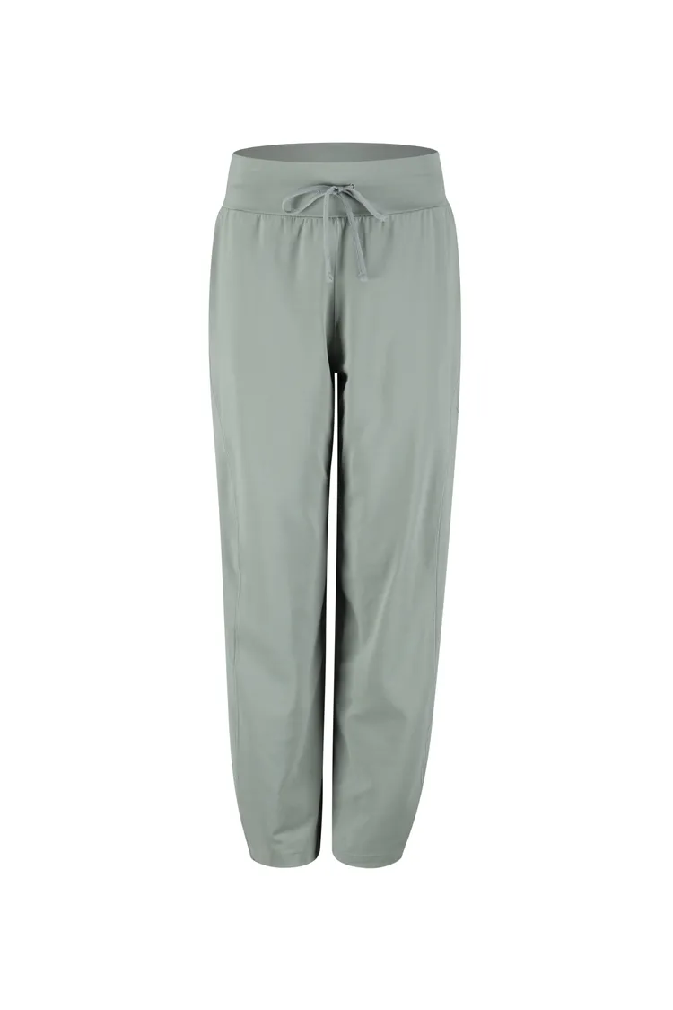 lululemon Groove Cinch寬鬆剪裁低腰長褲，4480元。品牌提供