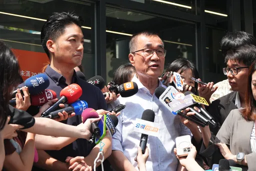 永難忘尹衍樑熱心的臉！李四川：他是社會的活菩薩