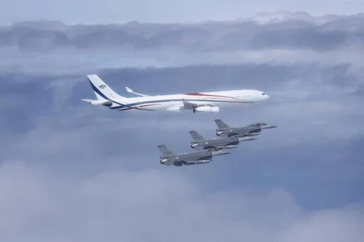 賴總統搭史王專機歸來　4架F-16伴飛畫面曝光
