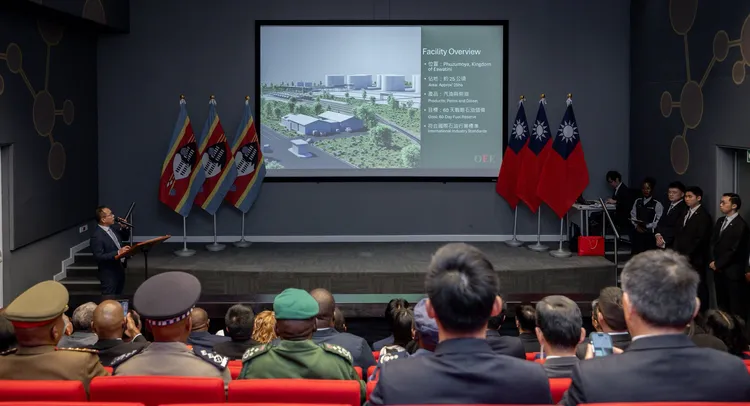賴清德前往史瓦帝尼王家科技園區，聽取合作計畫簡報。賴清德臉書