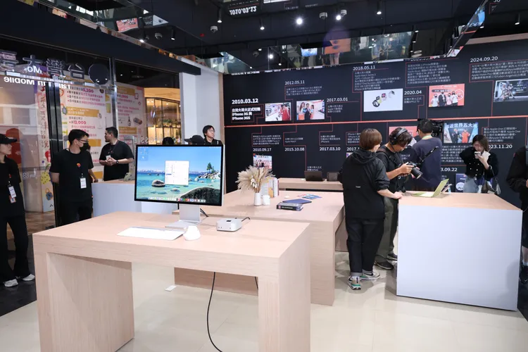 台灣大哥大4月受惠Mac獨家資費方案、AI企業專案與momo電商成長帶動，單月EPS達0.47元，Telco+Tech布局持續發酵。莊宗達攝