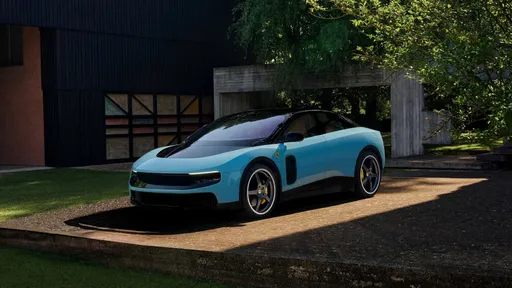法拉利首款純電動車亮相！2000萬五人座Luce登場　逆風押注豪華EV市場