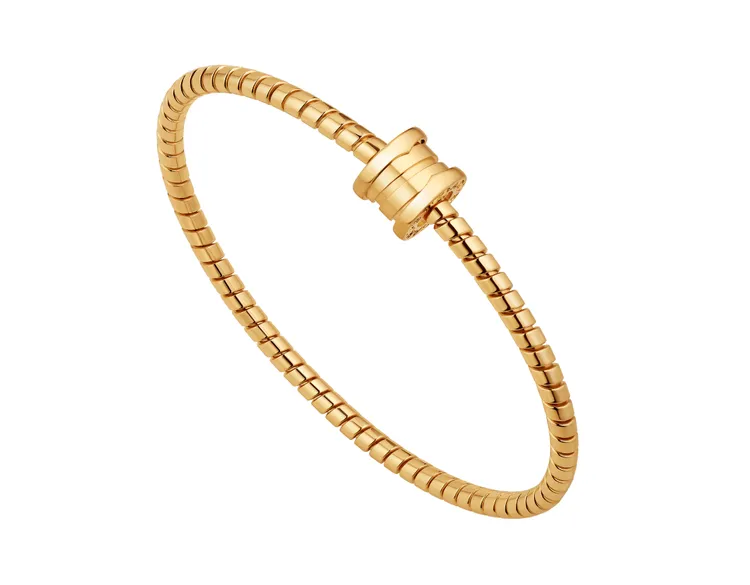 BVLGARI B.ZERO1系列玫瑰金手環。品牌提供