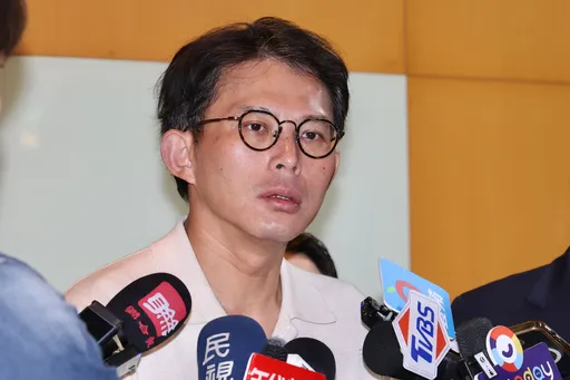 傳政院擬另提無人機特別條例　黃國昌：不該讓綠友友藉此大撈一筆